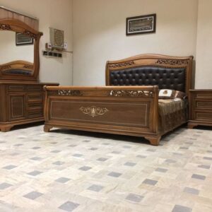 Solid sleigh bed set